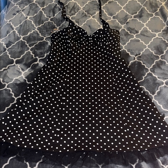 Forever 21 Dresses & Skirts - Forever 21 Black and White Spotted Midi Dress